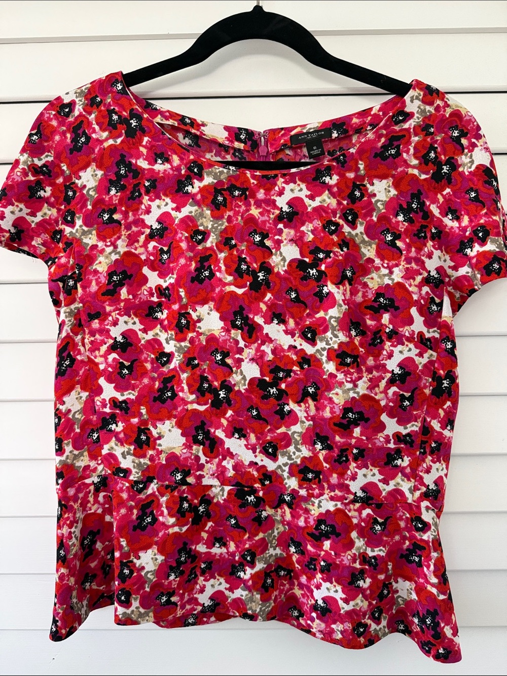 Talbots Multi-Color Crop Floral Scoop Neck Short Sleeve Top